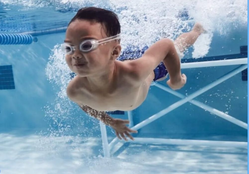 Hồ bơi giúp mọi người rèn luyện sức khỏe