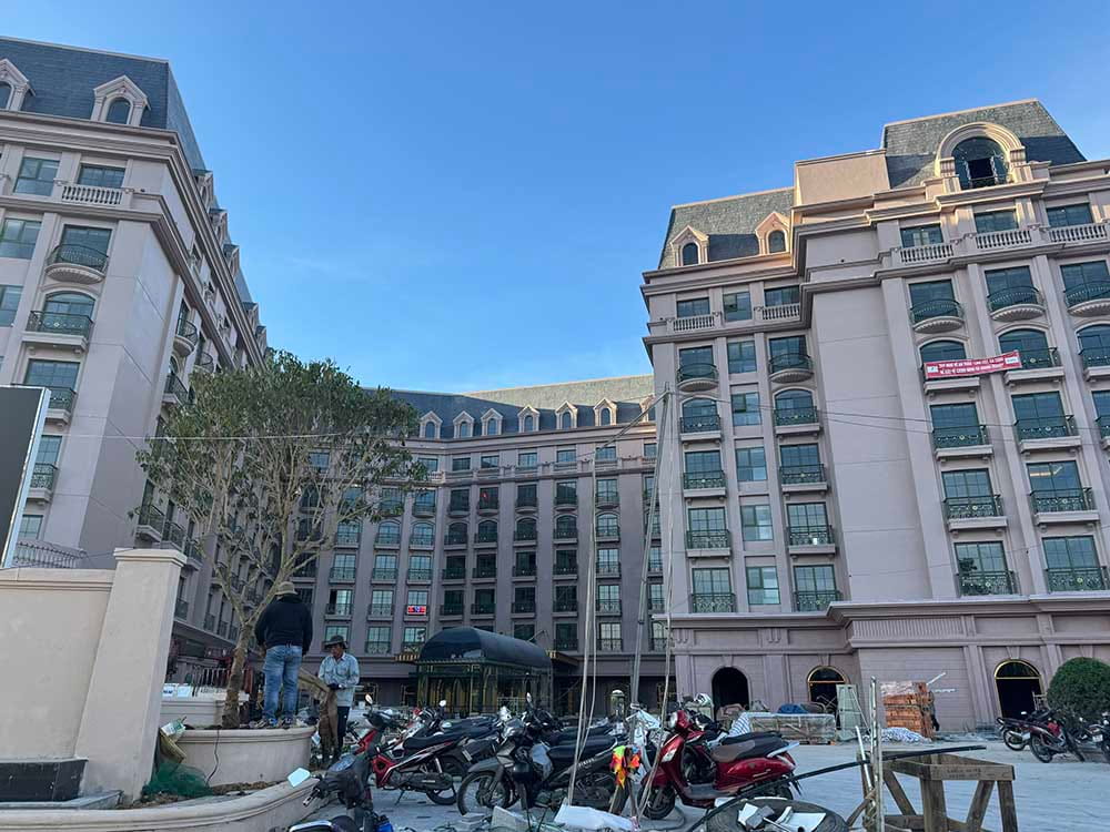 Hồ bơi tổ hợp khách sạn 5 sao Imperial Đà Lạt Hotel 5