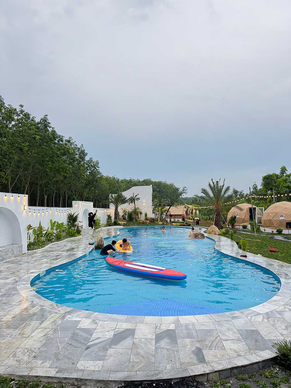 hồ bơi Lani glamping dầu tiếng 3